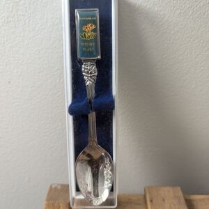 Vintage New Foundland Souvenir Collectible Spoon with Pitcher Plant Design